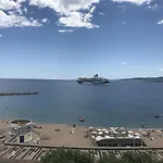 Le Beau Hotel