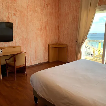 Le Beau Hotel