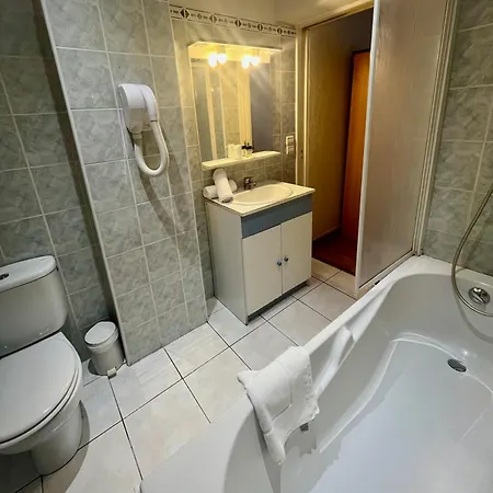 Le Beau Hotel