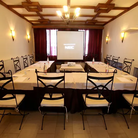 乐贝雅赛舒尔酒店 3*