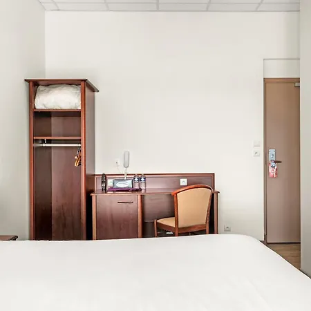 Le Beau Hotel