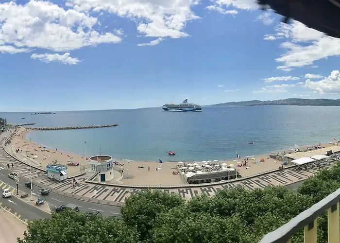 乐贝雅赛舒尔酒店 Saint-Raphaël